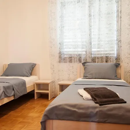 Domus Albus * Ζαντάρ