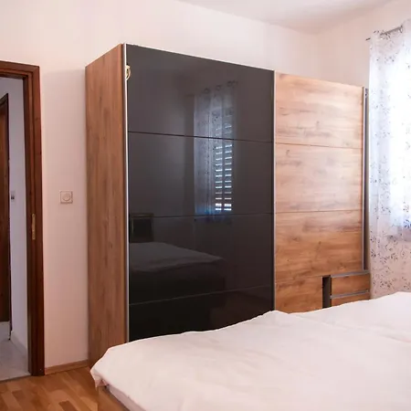 Domus Albus Ζαντάρ
