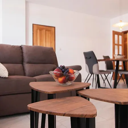 Domus Albus דירה זאדאר