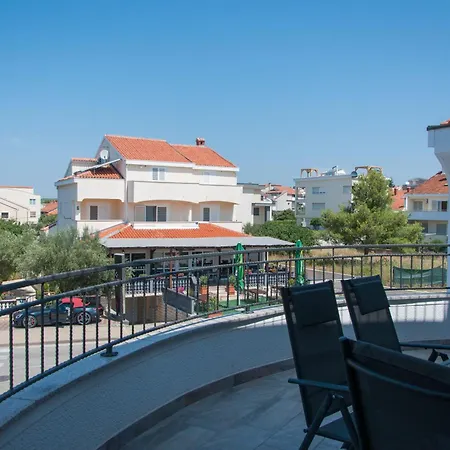 דירה Domus Albus זאדאר